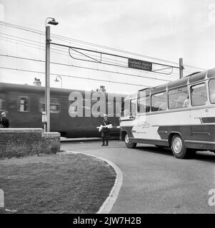 Vista di un passaggio ferroviario sicuro di Ahob a Lisse. Foto Stock