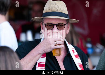 MAASTRICHT, PAESI BASSI - SETTEMBRE 4: Tifosi MVV durante la partita olandese di Keukenkampioendivisie tra MVV e Roda JC allo Stadion de Geusselt il 4 settembre 2022 a Maastricht, Paesi Bassi (Foto di Frank Kerbusch/Orange Pictures) Foto Stock