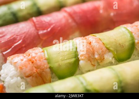 Set di sushi tradizionali giapponesi - primo piano. Foto Stock