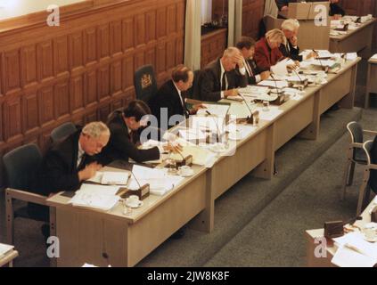 Immagine del Collegio di Esecutivo Provinciale della Provincia di Utrecht, durante un incontro degli Stati Provinciali nello Statenzaal della Provinciehuis (dietro St.-Pieter 200) a Utrecht. Terzo da sinistra il Commissario della Regina Jhr. DRS. P.A.C. Beelaerts da Blokland. Foto Stock