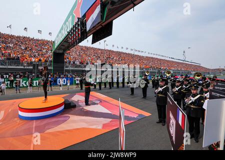 Cerimonia nazionale di inno durante la Formula 1 Heineken Dutch Grand Prix 2022, 15th° round del Campionato del mondo FIA di Formula uno 2022 dal 2 al 4 settembre 2022 sul circuito di Zandvoort, in Olanda, Belgio - Photo Germain Hazard / DPPI Foto Stock