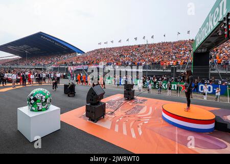 Cerimonia nazionale di inno durante la Formula 1 Heineken Dutch Grand Prix 2022, 15th° round del Campionato del mondo FIA di Formula uno 2022 dal 2 al 4 settembre 2022 sul circuito di Zandvoort, in Olanda, Belgio - Photo Germain Hazard / DPPI Foto Stock