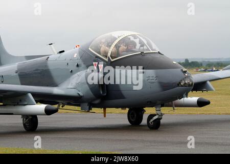British Aircraft Corporation (BAC) 167 tassazione di Strikemaster per decollo di piste dure al Duxford Summer Airshow 18th giugno 2022 Foto Stock