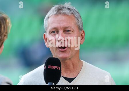 GRONINGEN, PAESI BASSI - 4 SETTEMBRE: Allenatore Frank Wormuth del FC Groningen durante la partita olandese di Eredivie tra il FC Groningen e Vitesse all'Euroborg il 4 settembre 2022 a Groningen, Paesi Bassi (Foto di Peter Lous/Orange Pictures) Foto Stock