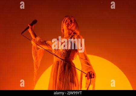 Biddinghuizen, Olanda 19 agosto 2022 Aurora dal vivo al Lowlands Festival 2022 © Roberto Finizio/ Alamy Foto Stock