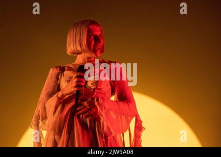 Biddinghuizen, Olanda 19 agosto 2022 Aurora dal vivo al Lowlands Festival 2022 © Roberto Finizio/ Alamy Foto Stock