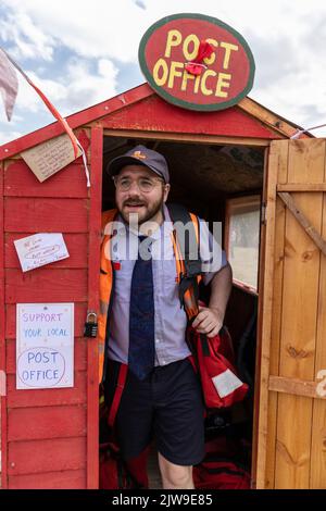 FINE DEL festival DI MUSICA SU STRADA, tenuto presso i Larmer Tree Gardens, Wiltshire, Inghilterra, Regno Unito Foto Stock