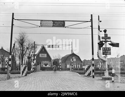 Vista dell'attraversamento ferroviario sicuro di Ahob sullo Zevenhuizerlaan di Heiloo. Foto Stock