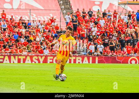 MALLORCA, SPAGNA - 3 SETTEMBRE: Arnau Martínez di Girona CF durante la partita tra RCD Mallorca e Girona CF di la Liga Santander il 3 settembre 2022 presso lo Stadio Visit Mallorca Son Moix di Maiorca, Spagna. (Foto di Samuel Carreño/ PX Images) Foto Stock