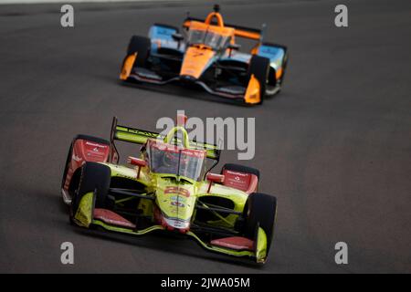 Madison, Illinois, Stati Uniti. 20th ago, 2022. DEVLIN Defrancesco (29) (R) di Toronto, Canada, corre a turno durante il BommaritoAutomotive Group 500 al World Wide Technology Raceway di Madison, Illinois. (Credit Image: © Walter G. Arce Sr./ZUMA Press Wire) Foto Stock