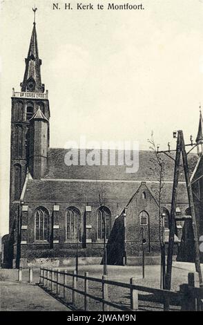 Vista della costruzione della banca cooperativa degli agricoltori e dell'associazione commerciale 'Barneveld e dintorni' a Stroe, con alcuni autocarri da raccolta della N.S. Foto Stock