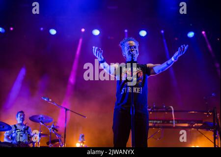 La band messicana Cafe Tacvba si esibisce dal vivo al Festival di Musica vive Latino 2022 di Saragozza, Spagna Foto Stock