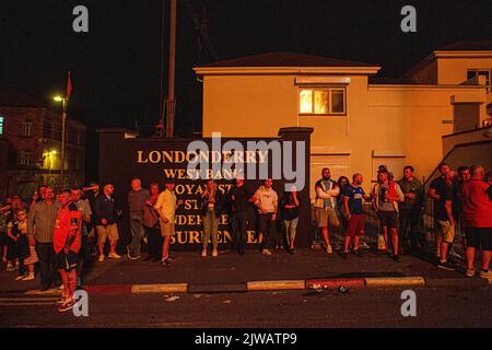 Murale lealista nella proprietà protestante della fontana, Derry, Londonderry, Irlanda del Nord Foto Stock