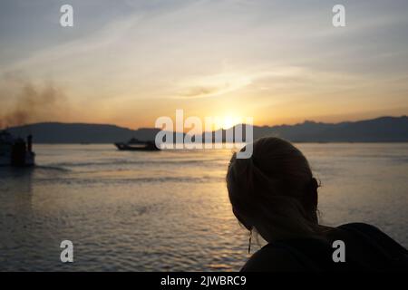 Banyuwangi, Indonesia - 25 Febbraio 2019 : sul traghetto per Bali Foto Stock