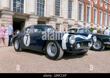 1961 Ferrari 250 GT SWB al 2022 Hampton Court Concours all'Hampton Court Palace London UK Foto Stock