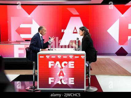 Eric Zemmour è intervistato da Apolline de Malherbe su RMC/BFMTV a Parigi il 5 settembre 2022. Foto di Alain Apaydin/ABACAPRESS.COM Foto Stock