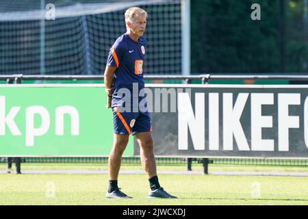 ZEIST, PAESI BASSI - 5 SETTEMBRE: Allenatore Andries Jonker dei Paesi Bassi durante una sessione di addestramento dei Paesi Bassi al campus di KNVB il 5 settembre 2022 a Zeist, Paesi Bassi. (Foto di Jeroen Meuwsen/Orange Pictures) Foto Stock