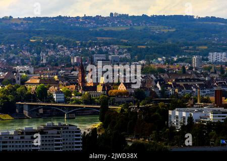 Vista sopraelevata della città vecchia di Basilea. Cantone di Basilea-Città, Svizzera. Foto Stock