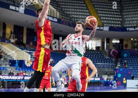 Tbilisi, Georgia, 4th settembre 2022. Deyan Karamfilov di Bulgaria guida al basket durante il gruppo FIBA EuroBasket 2022 Una partita tra Bulgaria e Montenegro alla Tbilisi Arena di Tbilisi, Georgia. Settembre 4, 2022. Credito: Nikola Krstic/Alamy Foto Stock