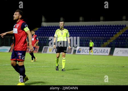 Pagani, Italia. 04th Set, 2022. Pagani, Salerno, Italia - 04 settembre 2022 :visto l'arbitro Catanoso durante la gara. Campionato Italiano di Calcio, Lega Pro, primo giorno. Campionato 2022/2023 . Gelbison Vs Juve Stabia 1 - 3 (Photo by Pasquale Senatore/Pacific Press) Credit: Pacific Press Media Production Corp./Alamy Live News Foto Stock