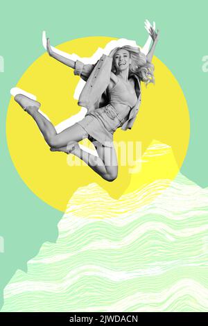 Collage fotografico creativo verticale illustrazione di una bella donna da sogno spensierata che si levita in cielo montagna tramonto sullo sfondo Foto Stock