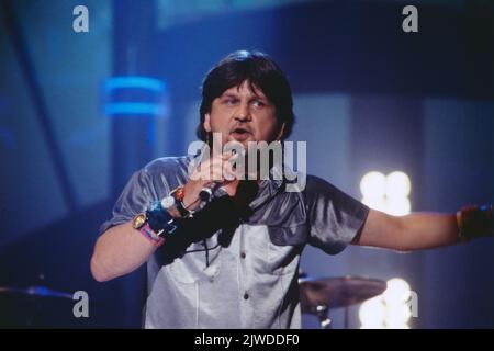 Hoi, Österreichische Pop Band mit Sänger Freddy Pfister, Auftritt in der ZDF Hitparade, Deutschland, 1999. Hoi, Austrian Pop Band con la cantante Freddy Pfister, ZDF Hitparade performance, Germania, 1999. Foto Stock