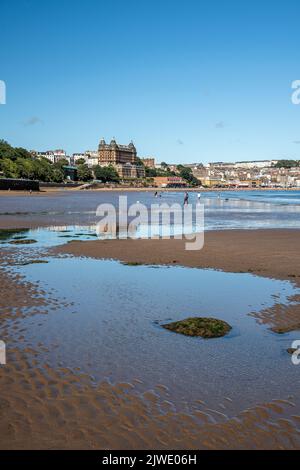 Bassa marea nella South Bay di Scarborough Foto Stock