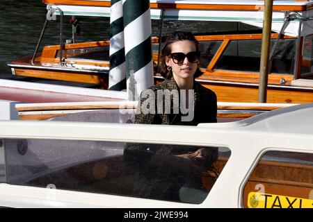 Venezia, Italia. 05th Set, 2022. Venezia, 79th Venice Film Festival 2022, giorno 6 - Arrivi all'Excelsior Hotel . Nella foto: sara serraiocco Credit: Independent Photo Agency/Alamy Live News Foto Stock