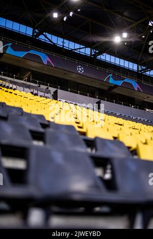 Dortmund, Germania. 05th Set, 2022. Signal Iduna Park è pronto per la partita della UEFA Champions League tra Dortmund e il FC Copenhagen a Dortmund. (Photo Credit: Gonzales Photo/Alamy Live News Foto Stock