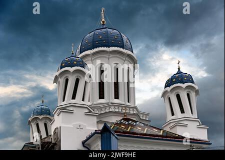 Cupole intrecciate della Cattedrale di San Nicola, Chernottsi, Ucraina Foto Stock