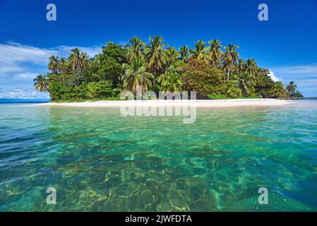 Isola tropicale Cayo Zapatilla, Panama Foto Stock