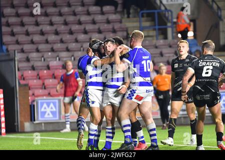 DCBL Stadium, Widnes, Inghilterra. 5th settembre 2022. Betfred Championship, Widnes Vikings contro Halifax Panthers; Matty Gee festeggia il secondo tentativo della notte per Halifax, Betfred Championship match tra Widnes Vikings e Halifax Panthers Credit: Mark Percy/Alamy Live News Credit: MARK PERCY/Alamy Live News Foto Stock