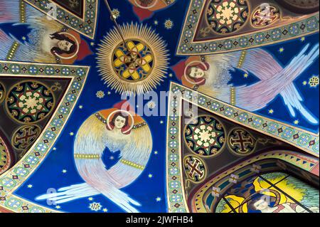 Murales sul soffitto nella chiesa greco-cattolica Ucraina del Sacro cuore a Zhovkva, Ucraina Foto Stock