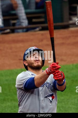 Baltimora, Stati Uniti. 05th Set, 2022. BALTIMORA, MD - SETTEMBRE 05: Toronto Blue Jays catcher Alejandro Kirk (30) al piatto durante una partita di MLB tra i Baltimore Orioles e i Toronto Bluejays il 05 2022 Settembre, presso l'Orioles Park a Camden Yards, a Baltimora, Maryland. (Foto di Tony Quinn/SipaUSA) Credit: Sipa USA/Alamy Live News Foto Stock