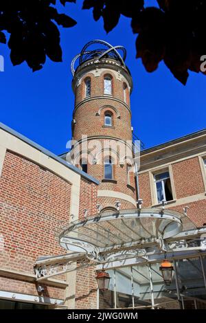 Facciata dell'ex residenza (attualmente museo) dell'autore francese Jules Verne (1828-1905) ad Amiens (Somme), Francia Foto Stock