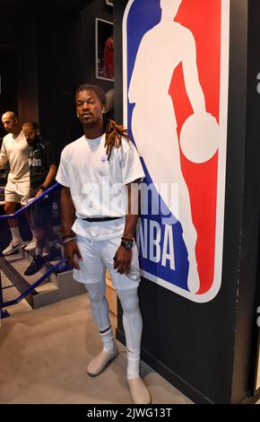 Jimmy Butler e Chris Brickley al negozio NBA di Parigi Foto Stock