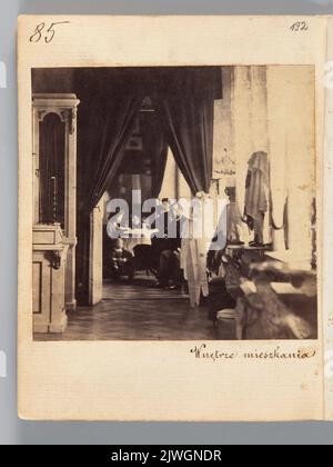 Varsavia. «Interno di un appartamento (nell'ex casa di residenza di Malcz)» (sullo sfondo la famiglia Kuhnke in un soggiorno nella casa di Malcz nella Przedmieście di Krakowskie). Beyer, Karol (1818-1877), fotografo Foto Stock