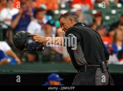 Baltimora, Stati Uniti. 05th Set, 2022. BALTIMORA, MD - SETTEMBRE 05: Umpire Manny Gonzalez (79) durante una partita di MLB tra i Baltimore Orioles e i Toronto Bluejays il 05 2022 Settembre, all'Orioles Park a Camden Yards, a Baltimora, Maryland. (Foto di Tony Quinn/SipaUSA) Credit: Sipa USA/Alamy Live News Foto Stock