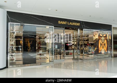 Un negozio Saint Laurent al centro commerciale Beverly Center di Los Angeles, CALIFORNIA, USA. Foto Stock