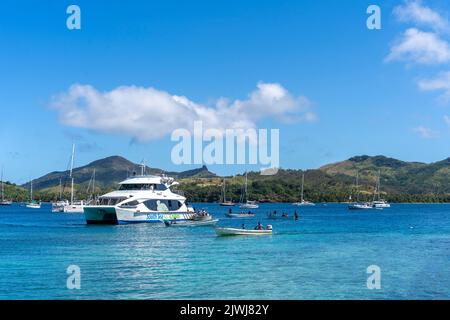 Il traghetto inter-isola Yasawa Flyer che porta i passeggeri al Nanuya Island Resort. Figi Foto Stock