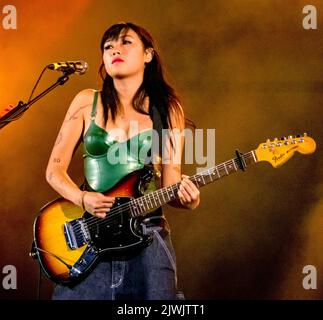 Beebadoobee sul palcoscenico della Repubblica Festival a Reading Festival 2022 foto di Mark Anton Smith Foto Stock