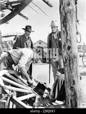 JOHN WAYNE in RIO BRAVO 1959 regista HOWARD HAWKS musica Dimitri Tiomkin Armada Productions / Warner Bros. Foto Stock