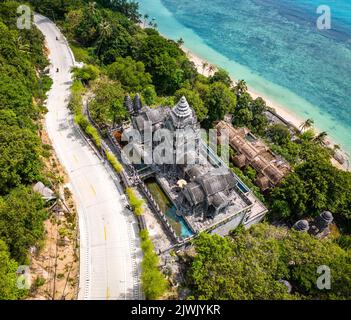 Un hotel abbandonato che assomiglia ad Angkor cambogiano a Koh Phangan, Tailandia Foto Stock