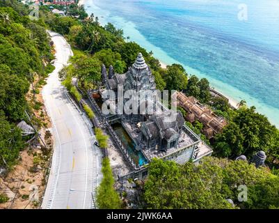 Un hotel abbandonato che assomiglia ad Angkor cambogiano a Koh Phangan, Tailandia Foto Stock