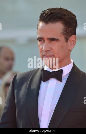 Venezia, Italia. 05th Set, 2022. VENEZIA, ITALIA - 05 SETTEMBRE: Colin Farrell partecipa al red carpet 'The Banshees of Inisherin' al 79th° Festival Internazionale del Cinema di Venezia, il 05 settembre 2022 a Venezia. Credit: dpa/Alamy Live News Foto Stock