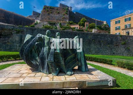 Il Monumento alla resistenza Nazionale sotto la Fortezza Nuova, la città di Corfù in memoria dei membri della resistenza greca che combattevano i nazisti Foto Stock