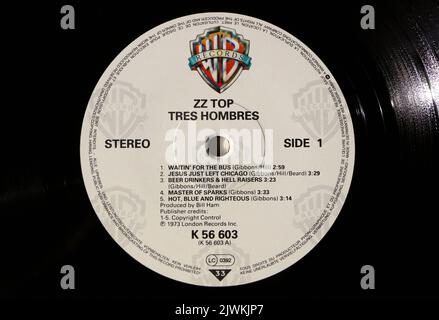 Foto primo piano di un'etichetta centrale su una stampa originale 1973 di un disco in vinile Tres Hombres ZZ Top Foto Stock