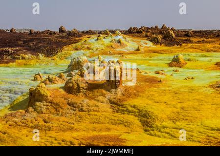 Darlol colorato paesaggio vulcanico nella depressione Danakil, Etiopia Foto Stock