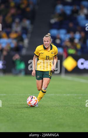 6th settembre 2022; Allianz Stadium, Sydney, nuovo Galles del Sud, Australia; International Football friendly, Australia contro Canada: Tameka Yallop dell'Australia che corre con la palla Foto Stock