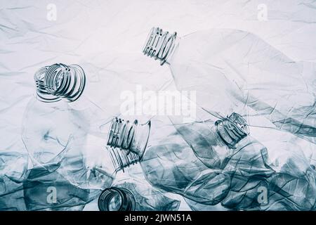 plastica inquinamento rifiuti gestione bottiglie usate Foto Stock